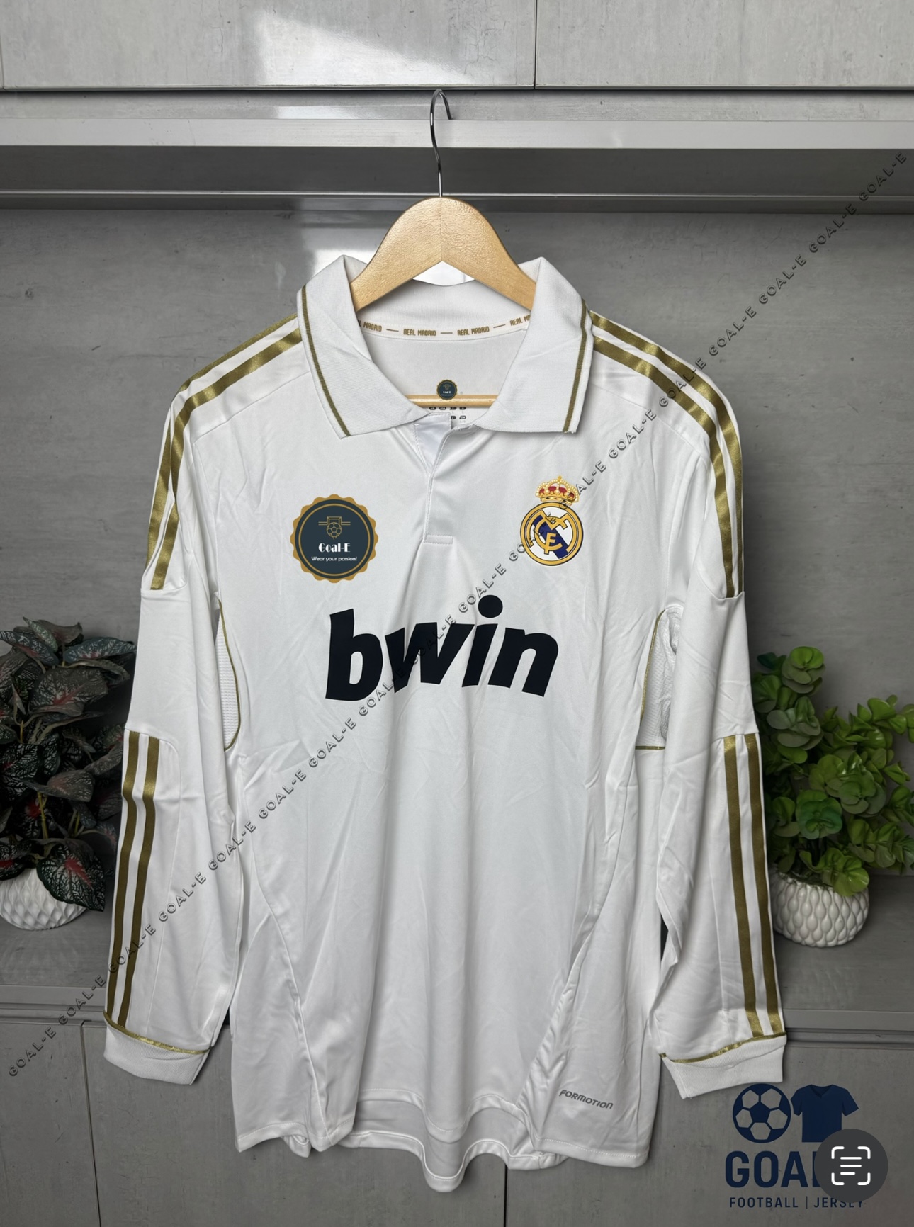Real Madrid 11/12 Home Kit Player Grade Retro (Full Sleeves)