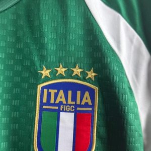 Alternative view of Italy pre match kit (Fan Edition)
