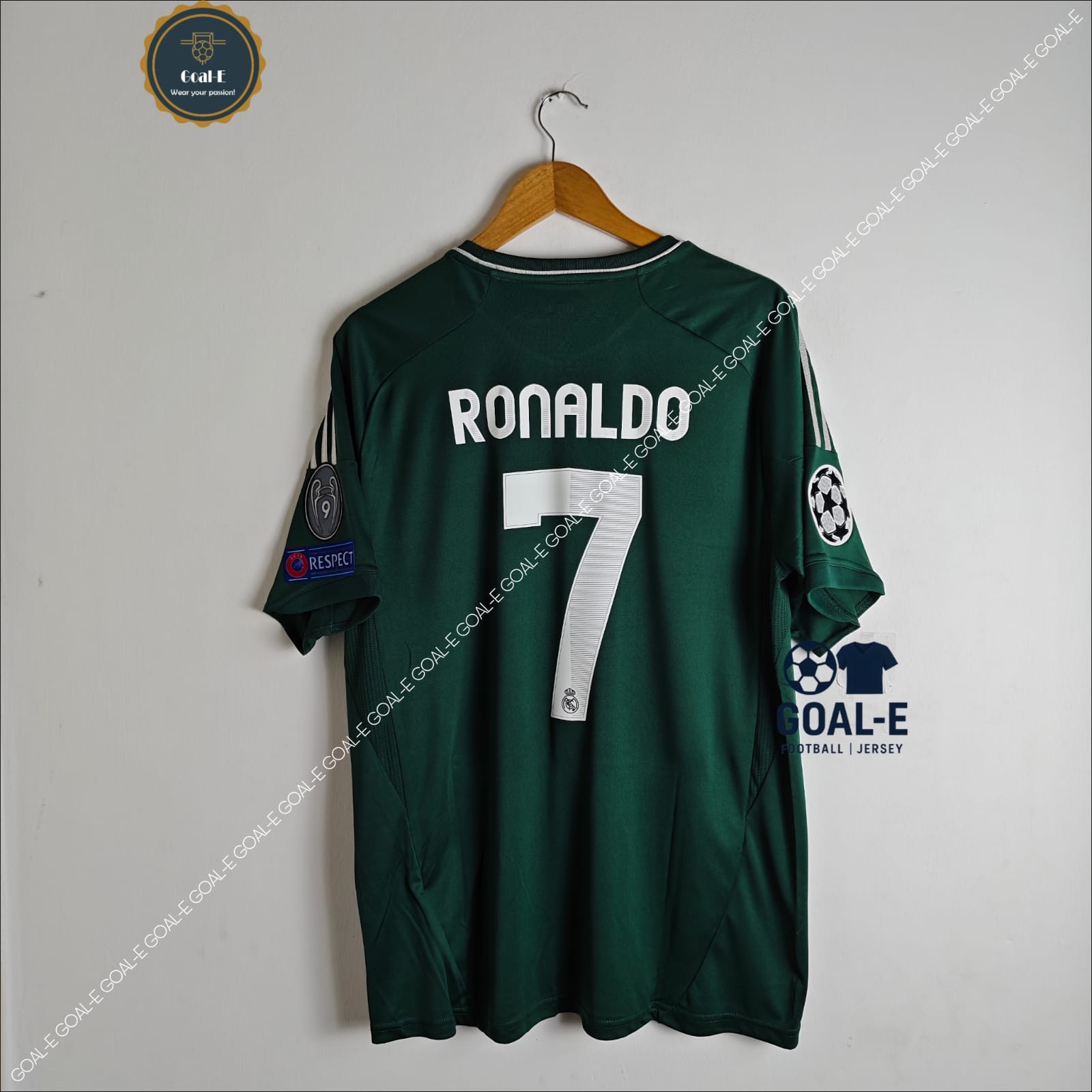 Real Madrid 12/13 Away Kit - Image 3