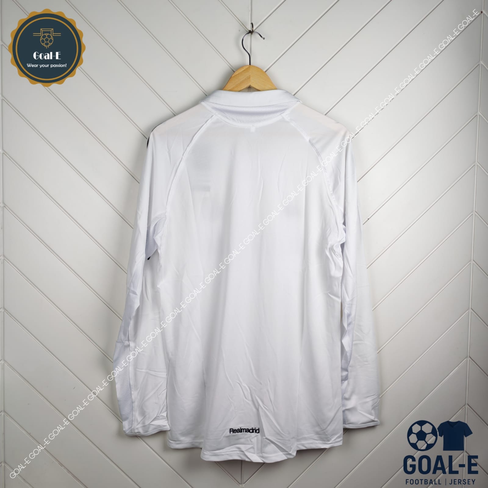 Real Madrid 2005/
06 Home Kit (Full Sleeves)q - Image 4