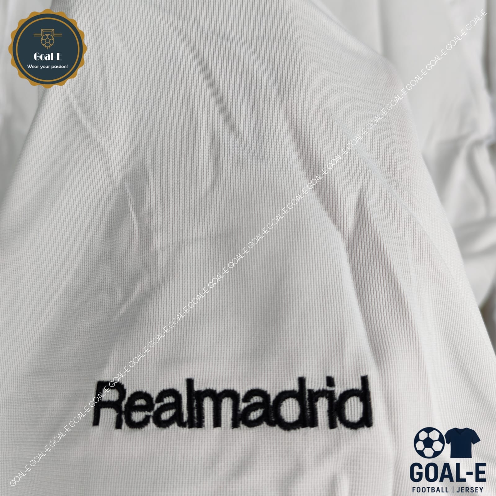 Real Madrid 2005/
06 Home Kit (Full Sleeves)q - Image 5