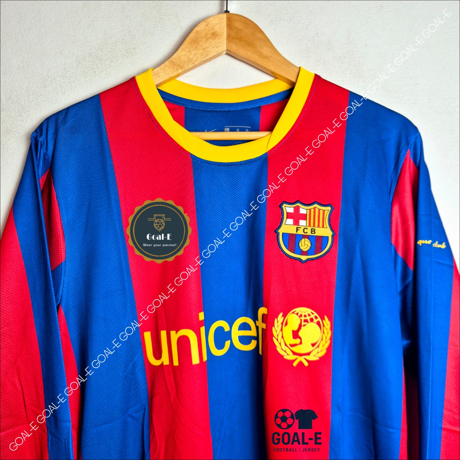 Barcelona 2010/11 Home Kit (Full Sleeves) - Image 2