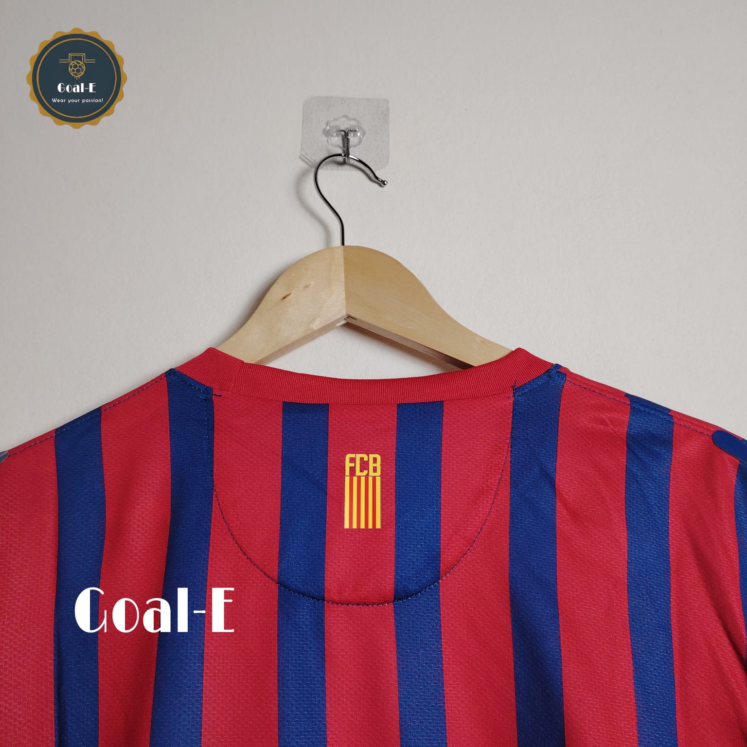 Barcelona 2011/12 Home Kit - Image 4