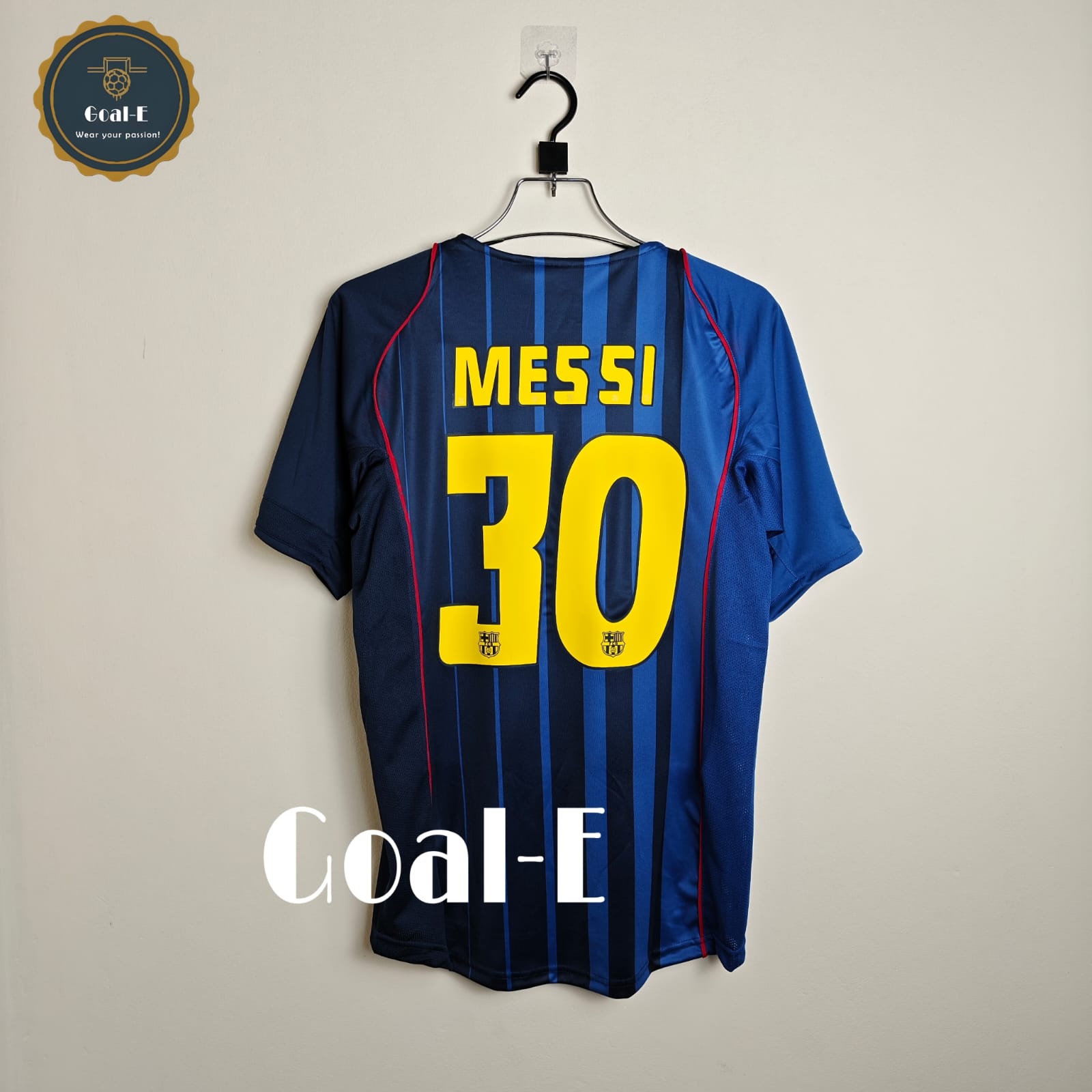 Barcelona 2004/05 Away Kit - Image 4