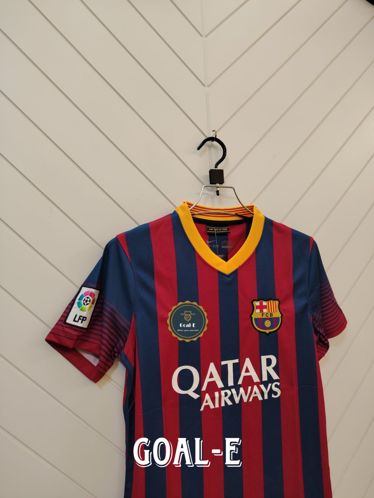 Barcelona 2013/14 Home Kit - Image 3