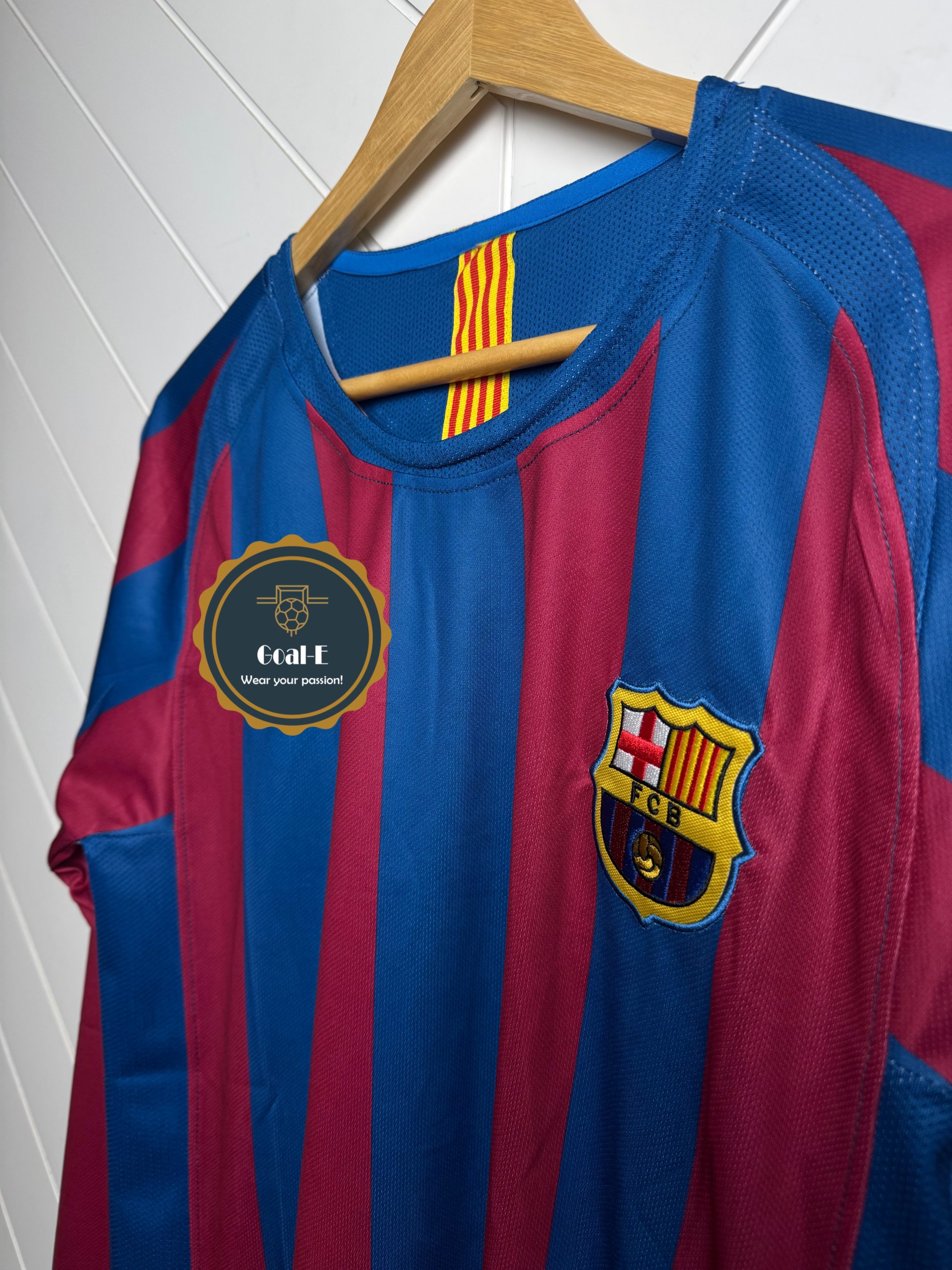 Barcelona 05/06 Home Kit Full Sleeves - Image 2