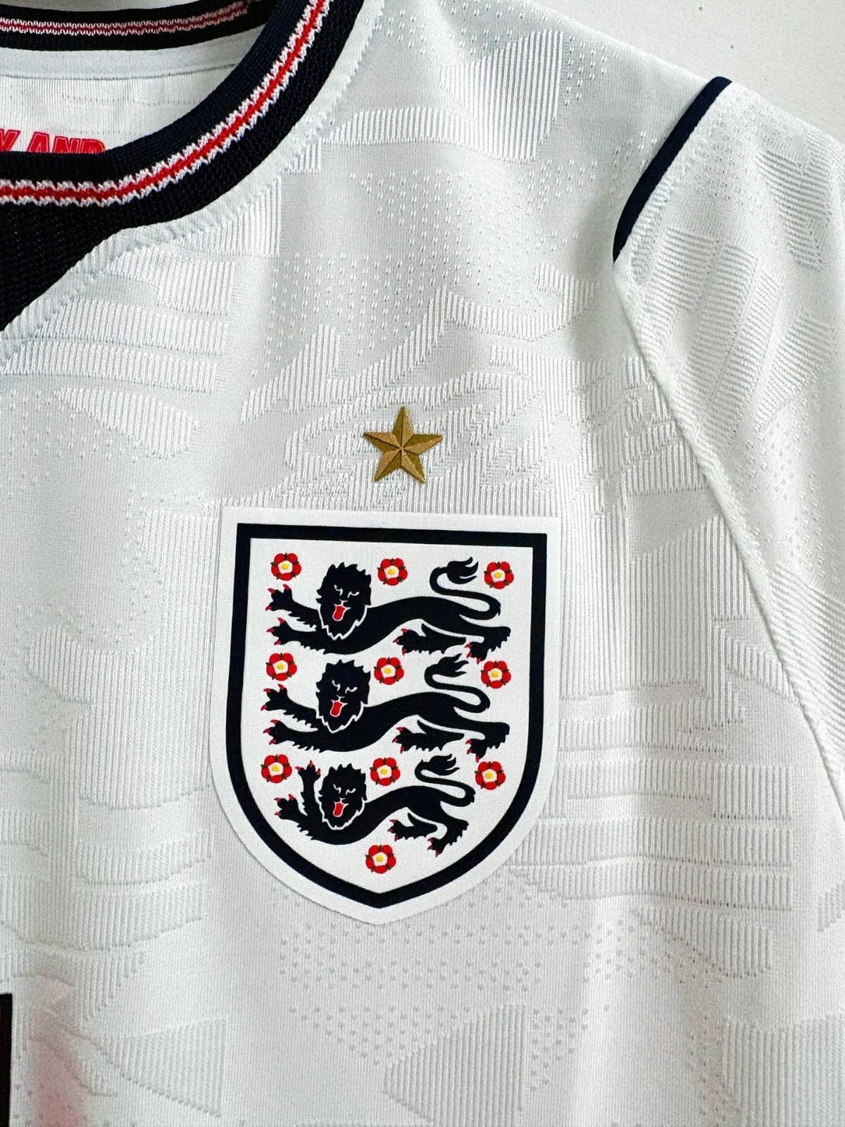 England WC 26 Home Kit - Image 3