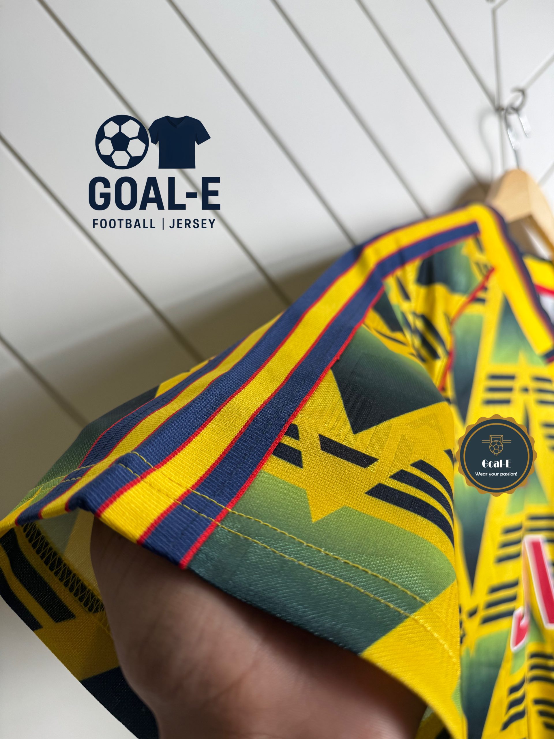 Arsenal 1991-93 Away kit - Image 5