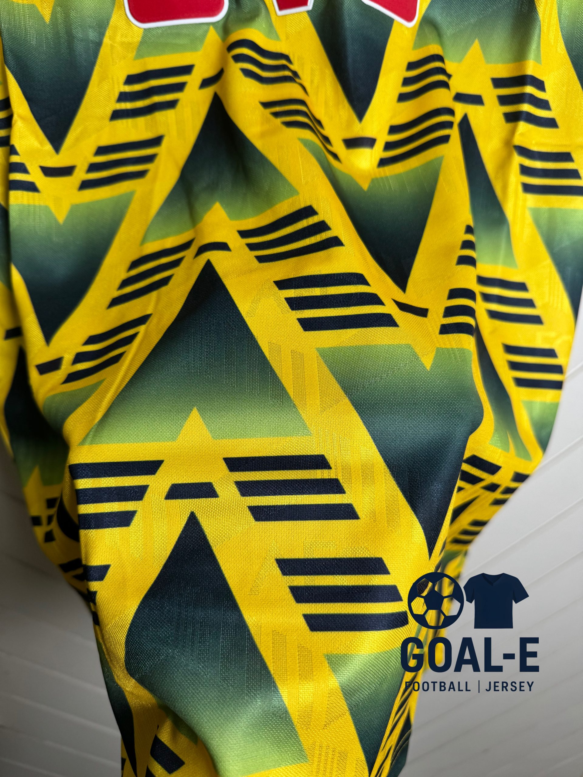 Arsenal 1991-93 Away kit - Image 4